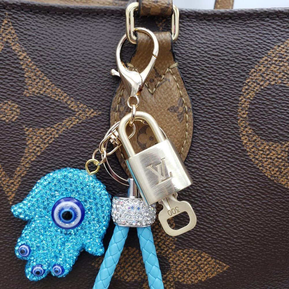 Authentic Louis Vuitton Gold Lock 🔒 Keychain Bag Unbranded Evil Eye Charm LV - Picture 12 of 13
